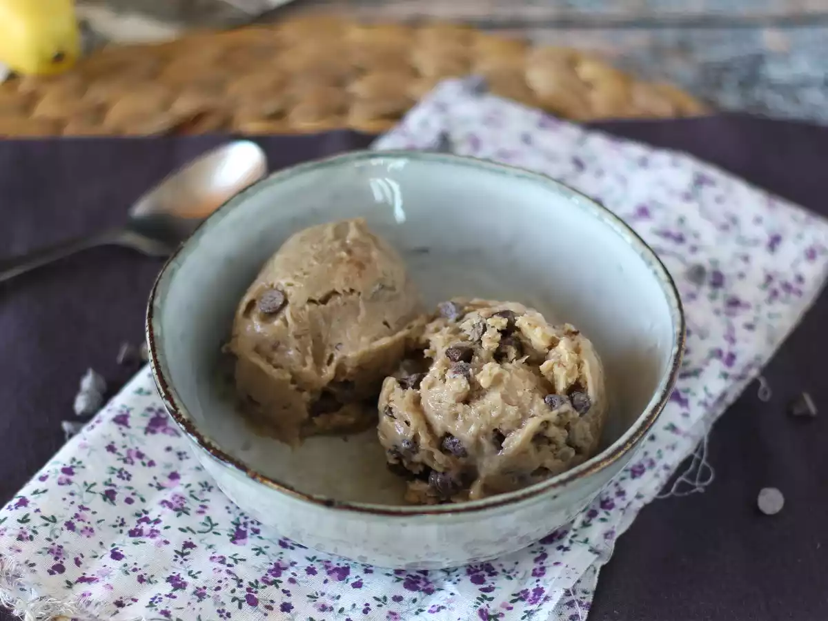 Glace à la banane vegan super facile à faire goût cookie! Cookie Dough vegan