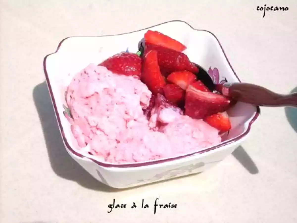 GLACE A LA FRAISE au lait concentré