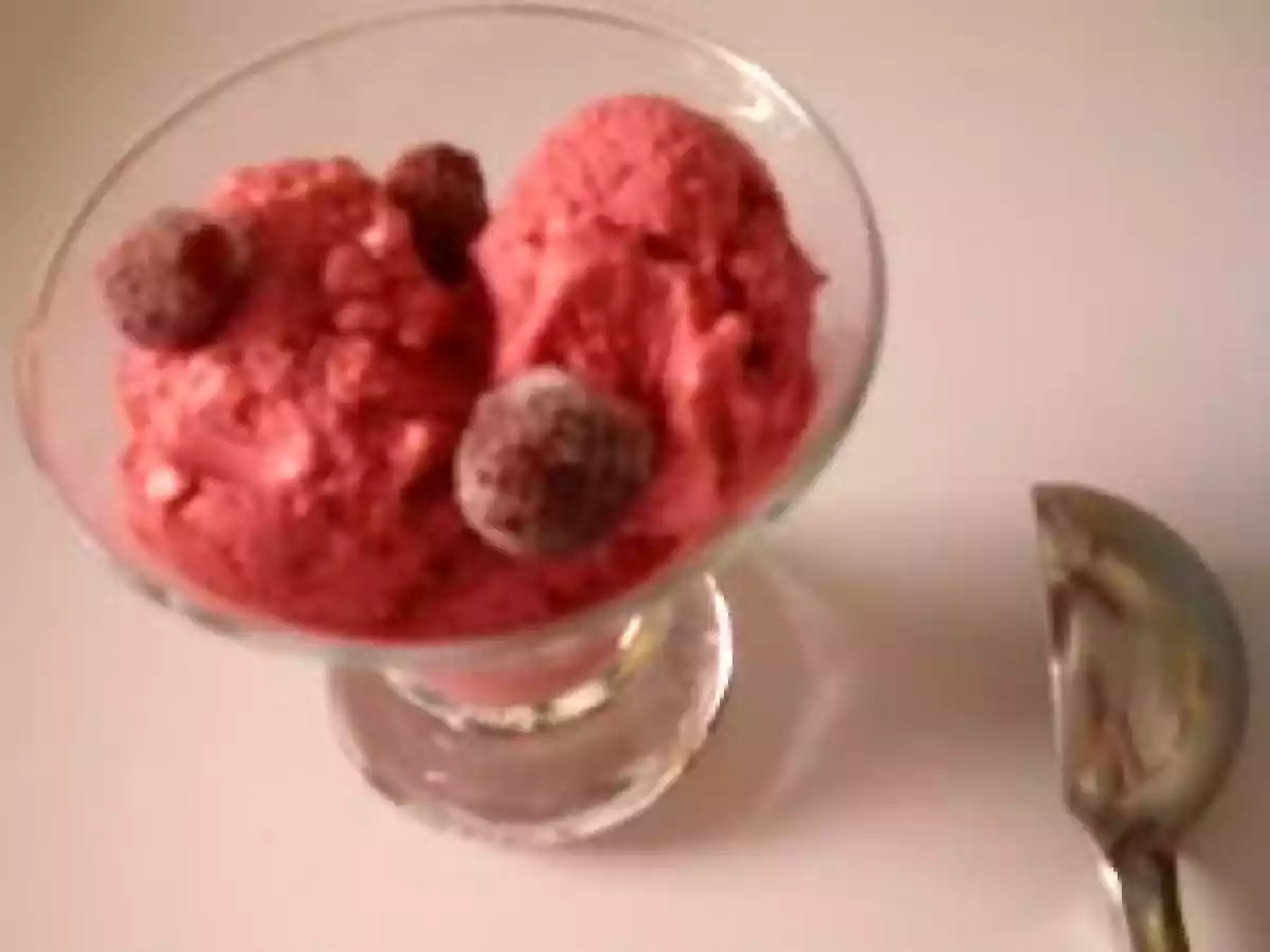 Glace à la framboise allégée