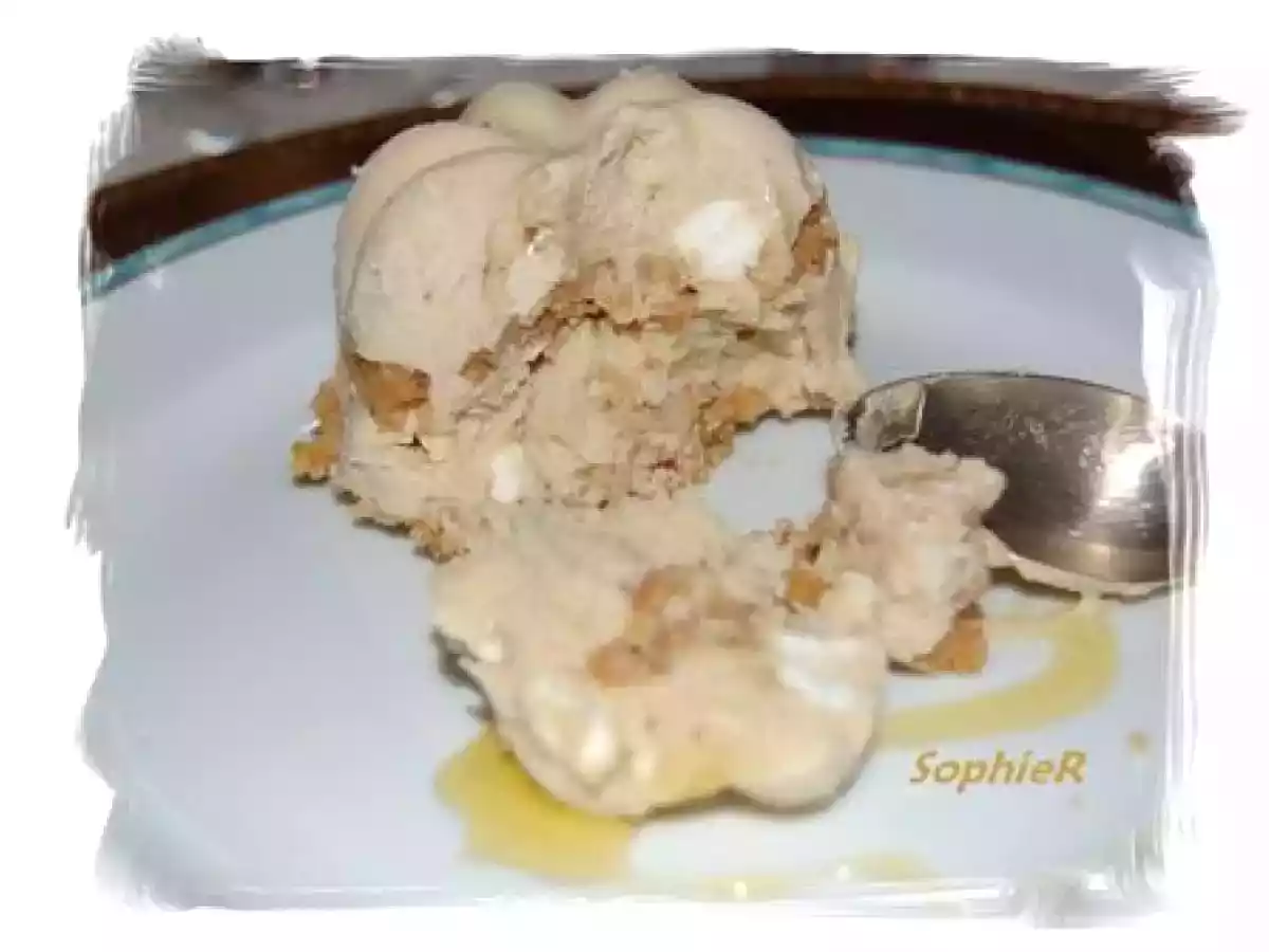 Glace à la mascarpone, au nougat, aux cookies et aux meringues