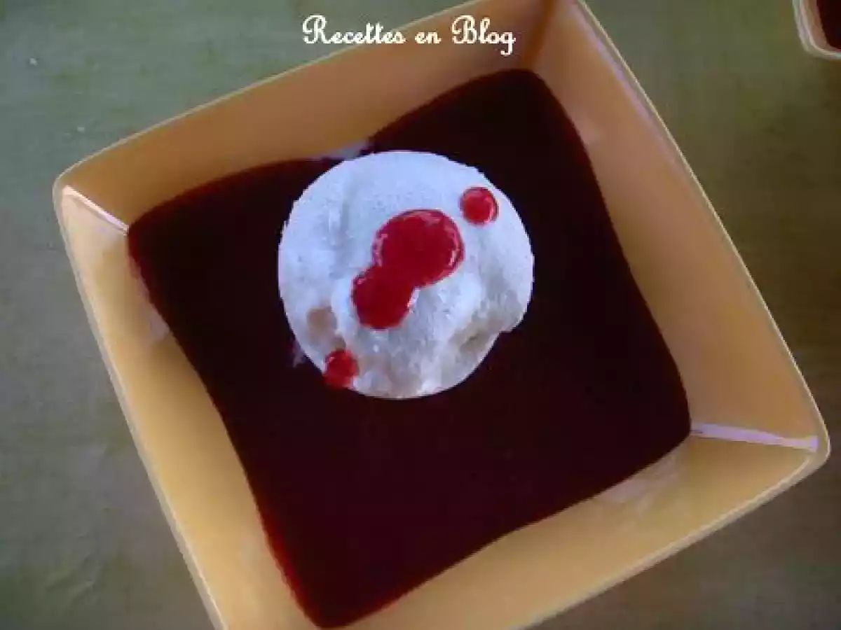 GLACE A LA NOIX DE COCO ET SON COULIS DE FRAISES - photo 3