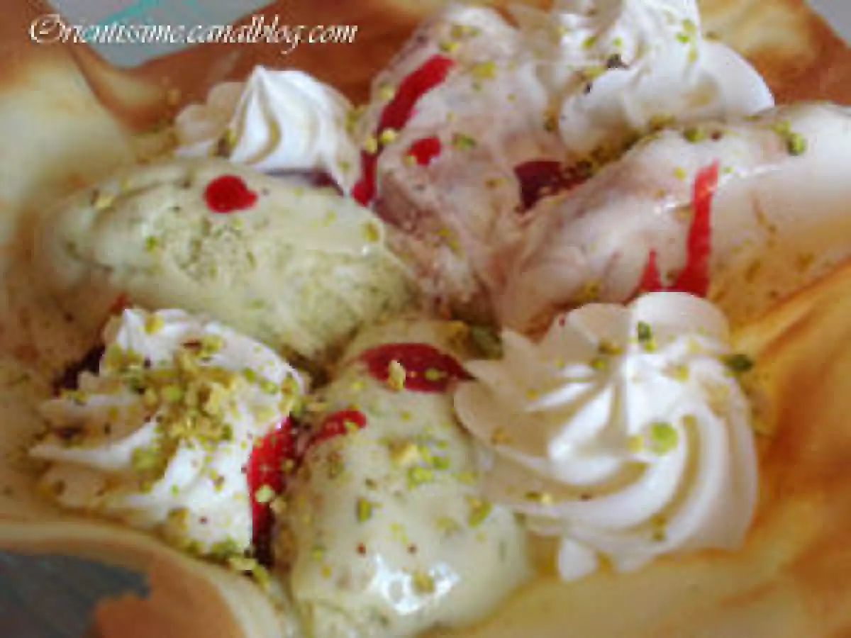 Glace à la pistache, son coulis de framboises, sa chantilly et sa tulipe - photo 4