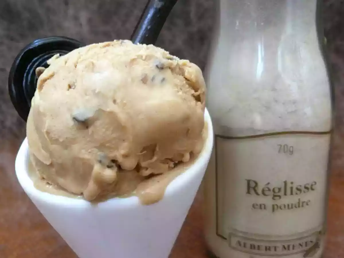 Glace à la réglisse