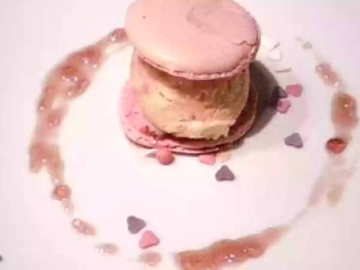 Glace au chocolat blanc et aux brisures de macarons