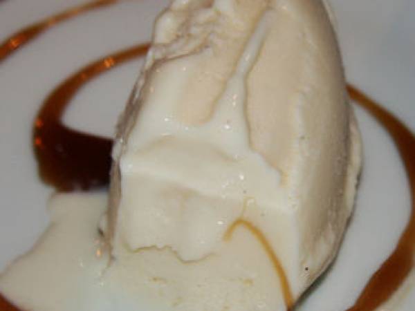 Glace au parmesan, nappage de vinaigre Balsamique caramélisé