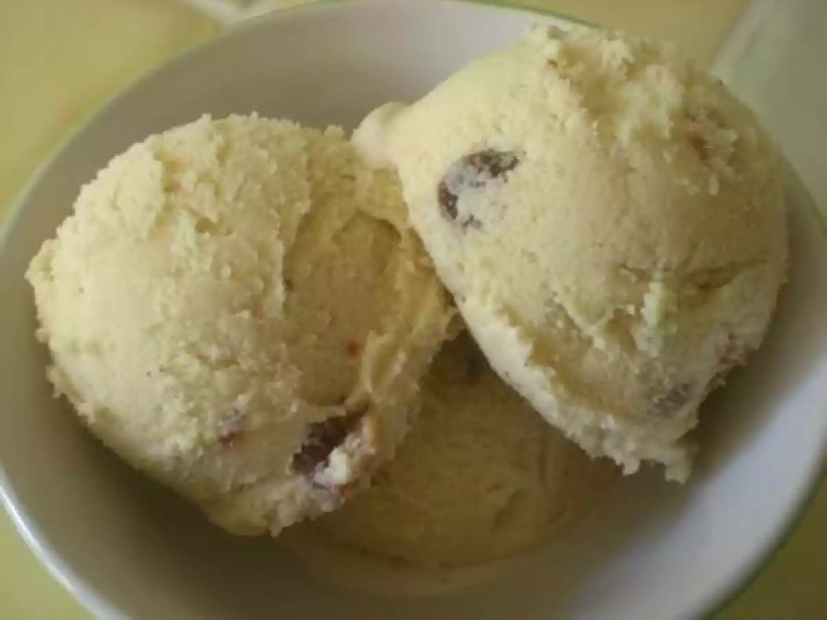 GLACE AU RHUM/RAISINS