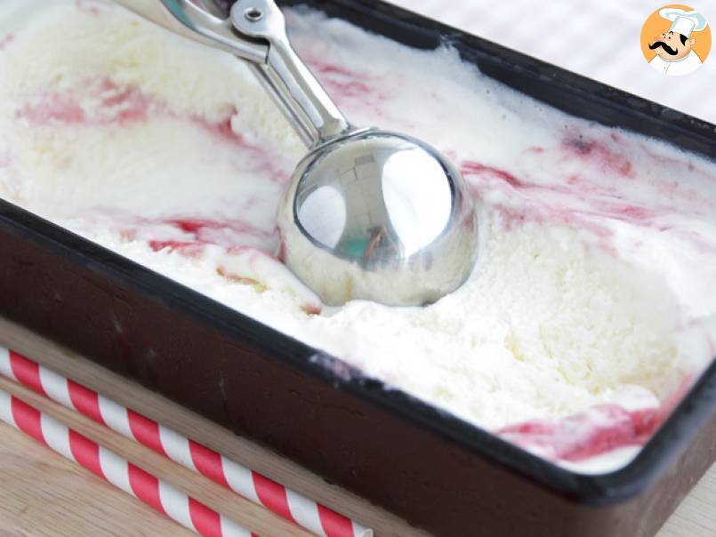 Glace au yaourt et à la framboise