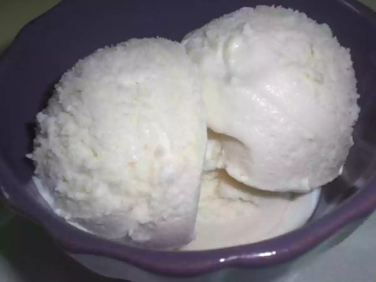 GLACE AUX BOURGEONS DE PIN