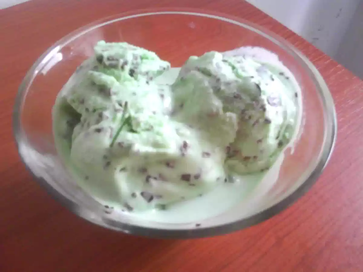 GLACE MENTHE CHOCOLAT A TOMBER