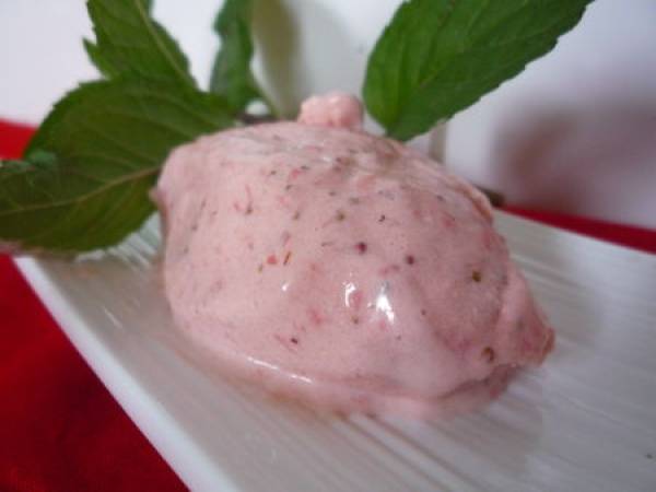 Glace onctueuse à la fraise