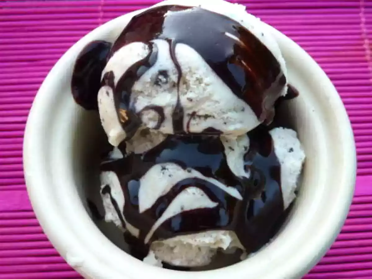 Glace stracciatella vanille chocolat