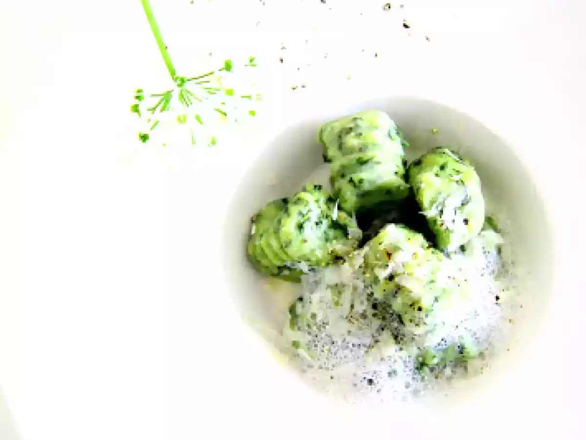 Gnocchi à l'ail des ours et écume de fleurs d'ail et parmesan - photo 2