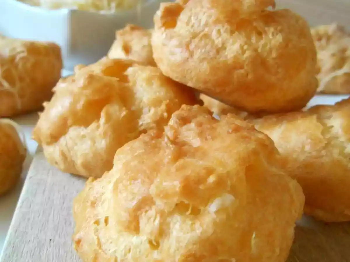 GOUGÈRES AU FROMAGE FACILES
