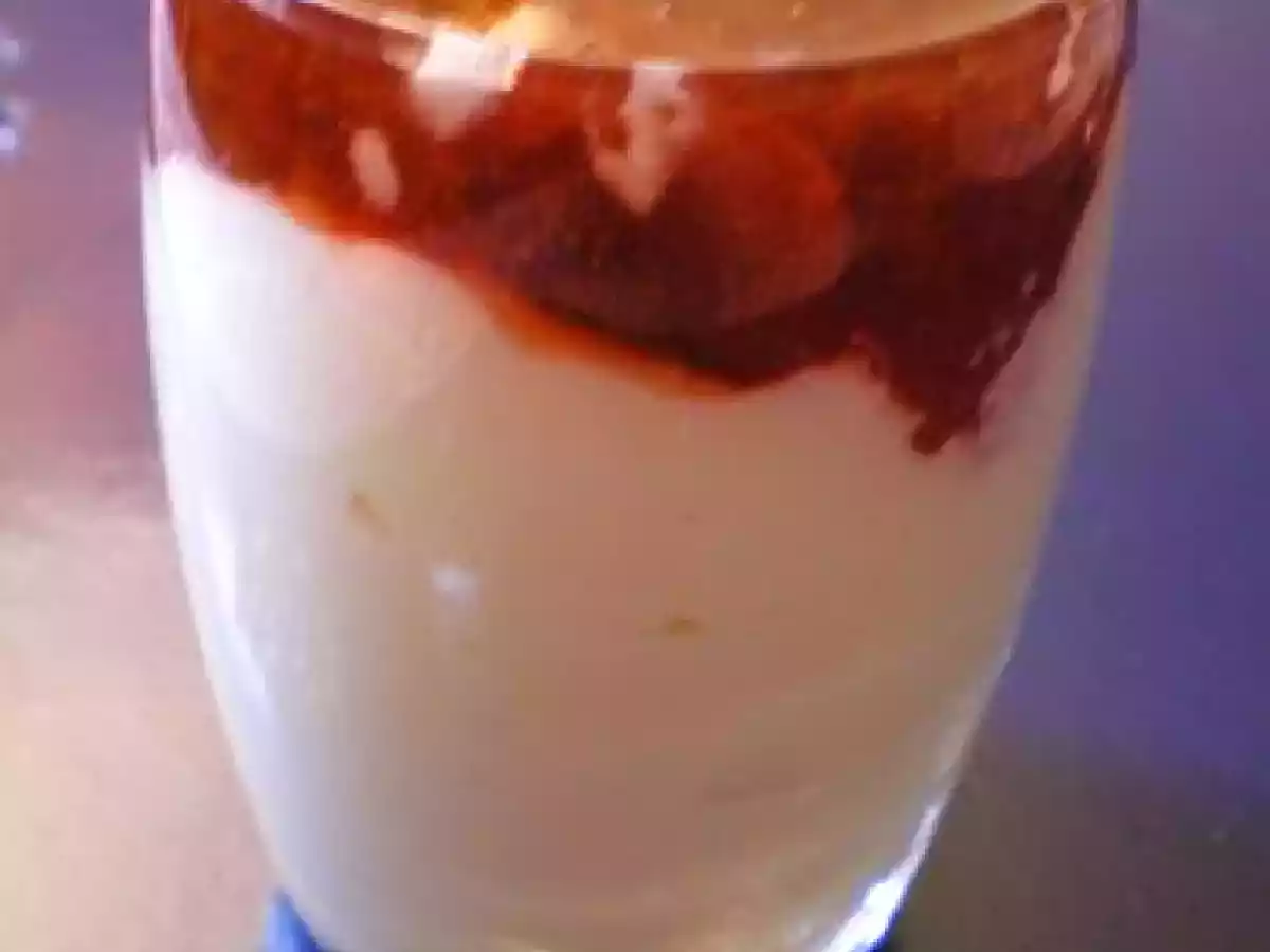 Gourmandise de mascarpone aux fraises et basilic