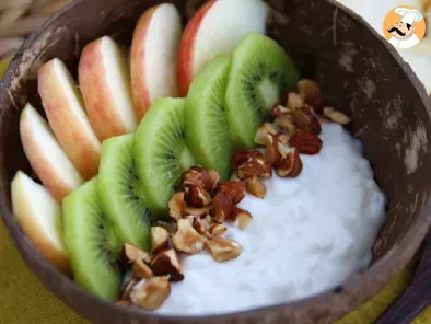 Goûter au yaourt de coco, pomme, kiwi et noisettes - photo 2