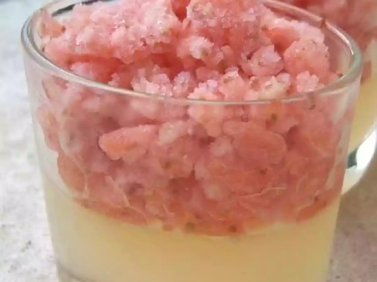 Granité de figue à la cannelle, sur sa gelée de pamplemousse