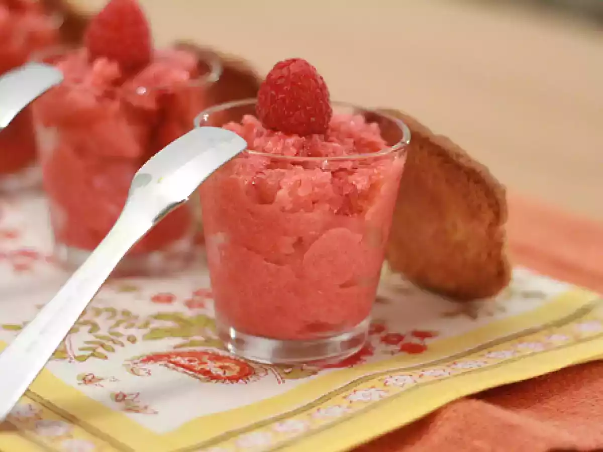 Granité framboise-rhubarbe & soupçon de vodka