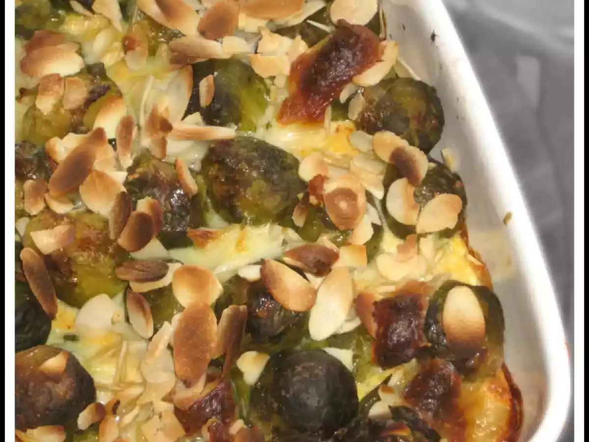Gratin de chou de Bruxelles et amandes effilées
