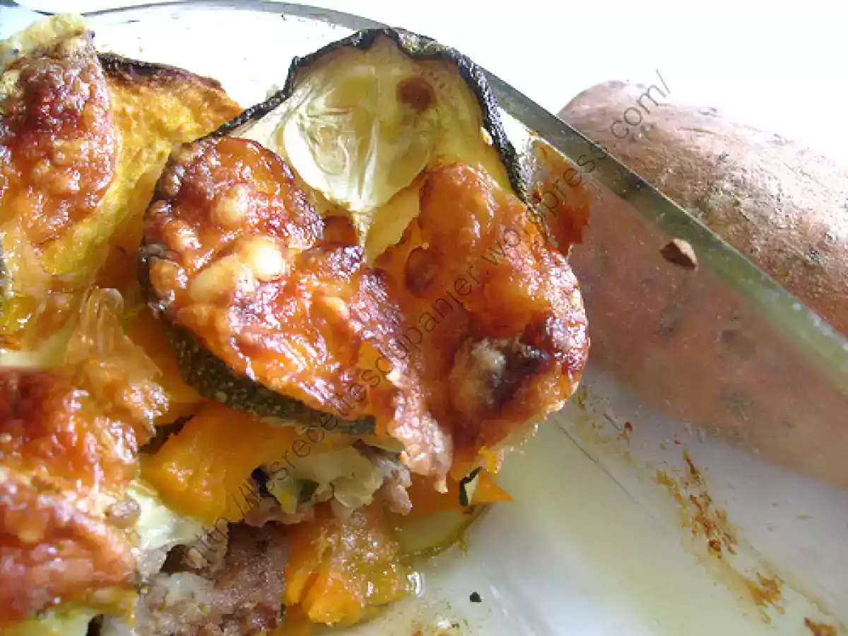 Gratin de courgettes, patates douces et viande hachée