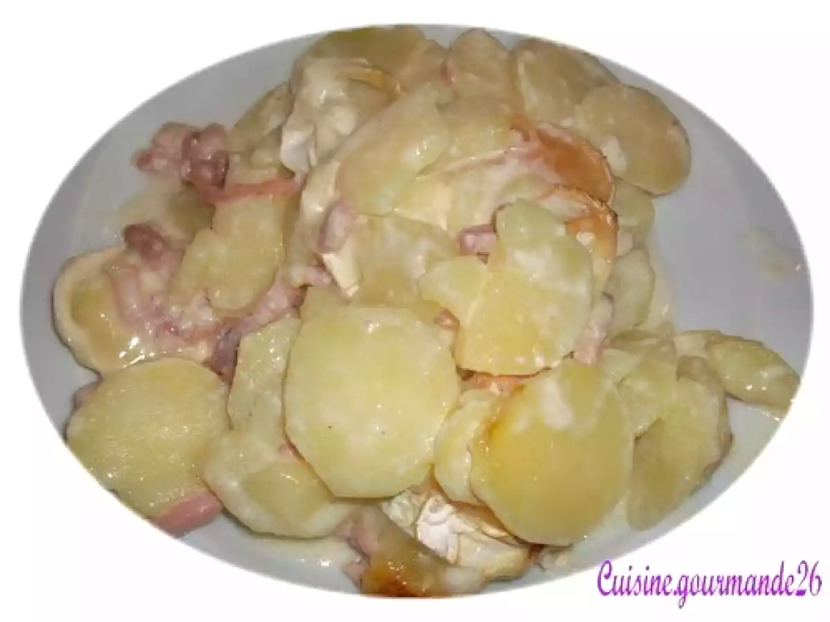 Gratin de pommes de terre, lardons et chèvre