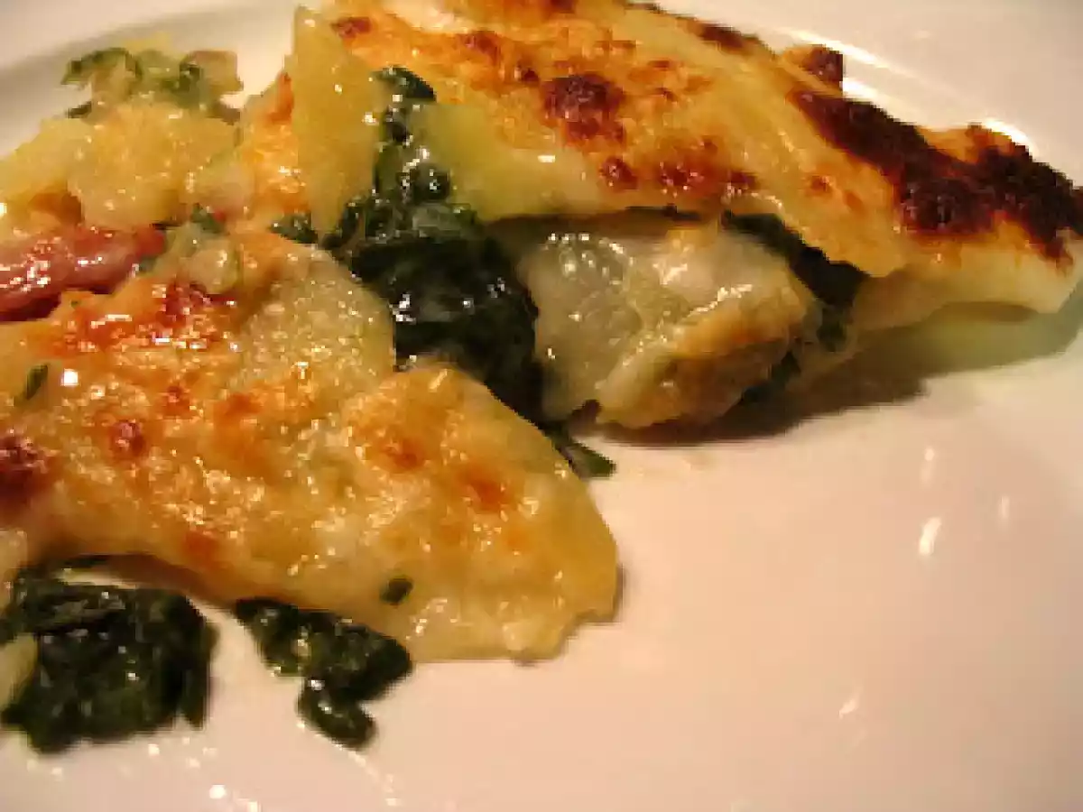 Gratin-quiche aux pommes de terre, épinards et lardons de chouriço