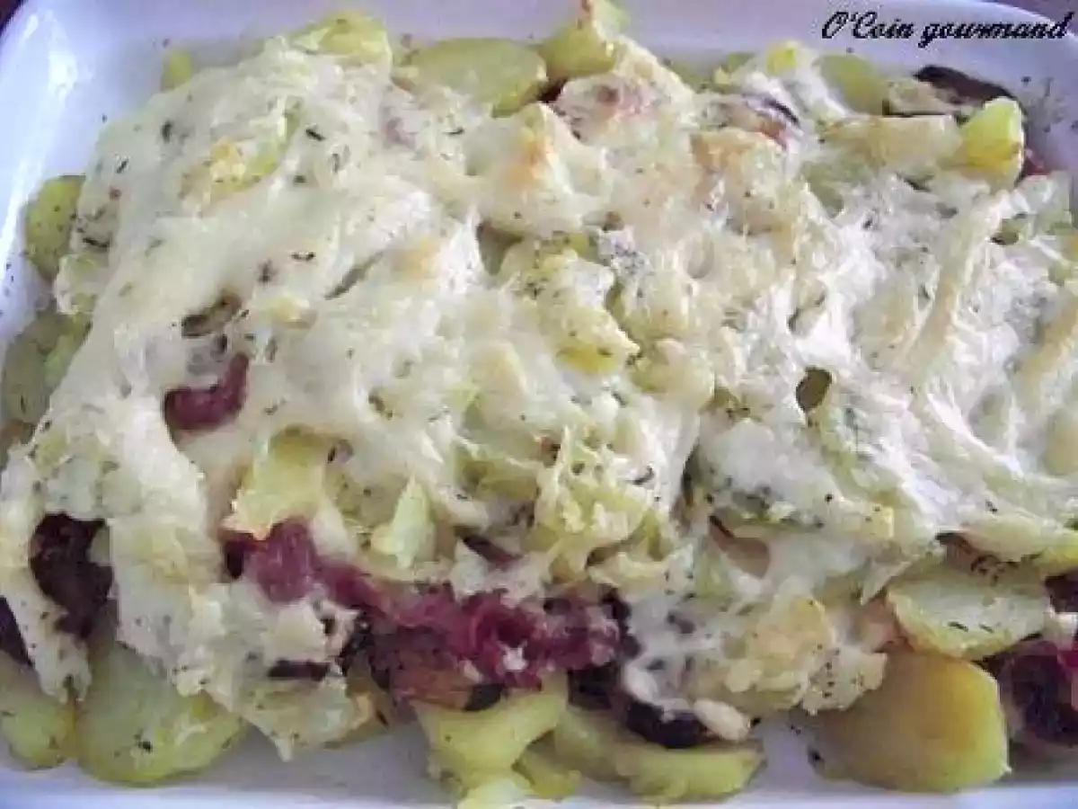 Gratinée crémeuse de pommes de terre, courgettes, jambon cru