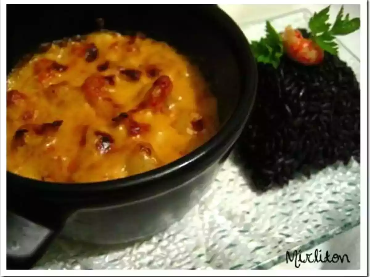 Gratinée de queues d' écrevisses et de pétoncles en petite cocotte...