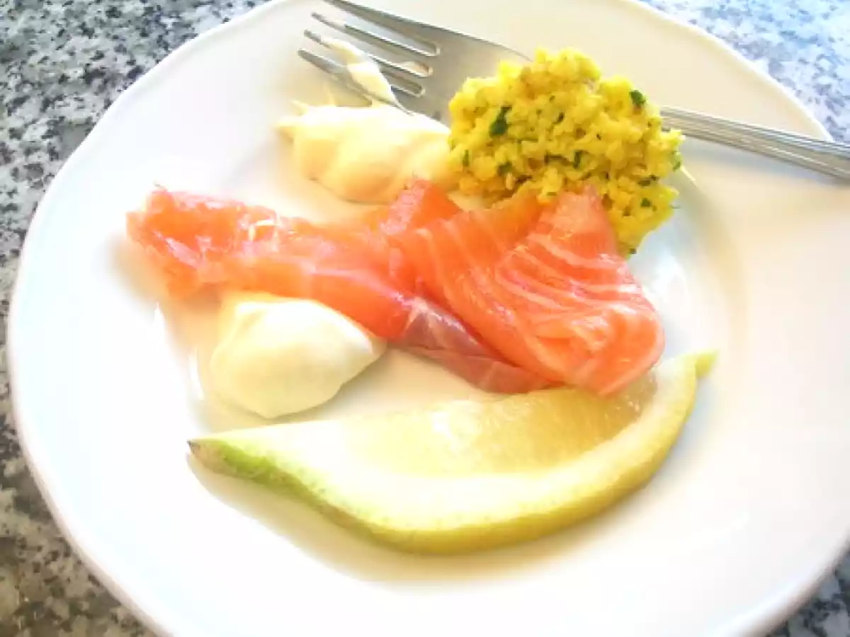 Gravlaks ou gravet laks, saumon mariné, retour d'Oslo