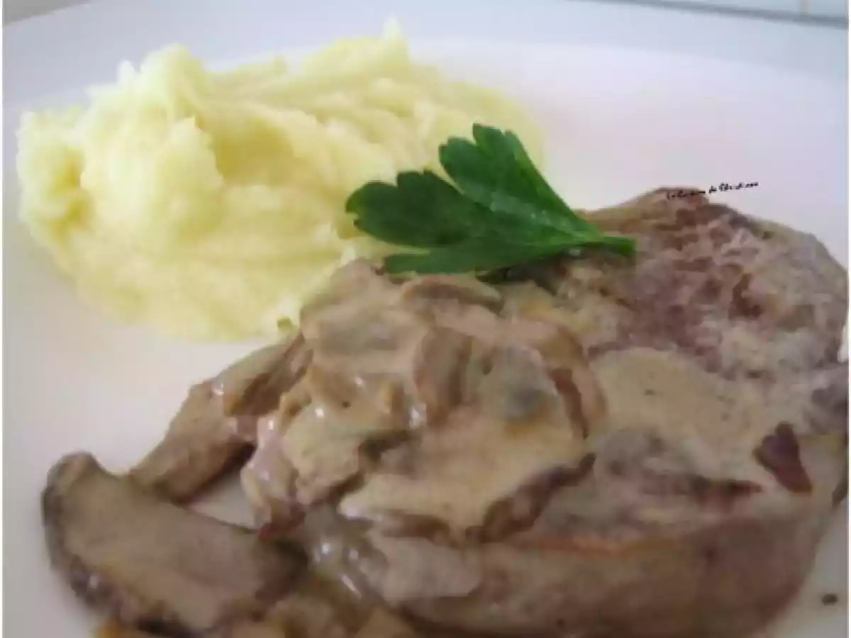 GRENADINS DE VEAU AUX CEPES