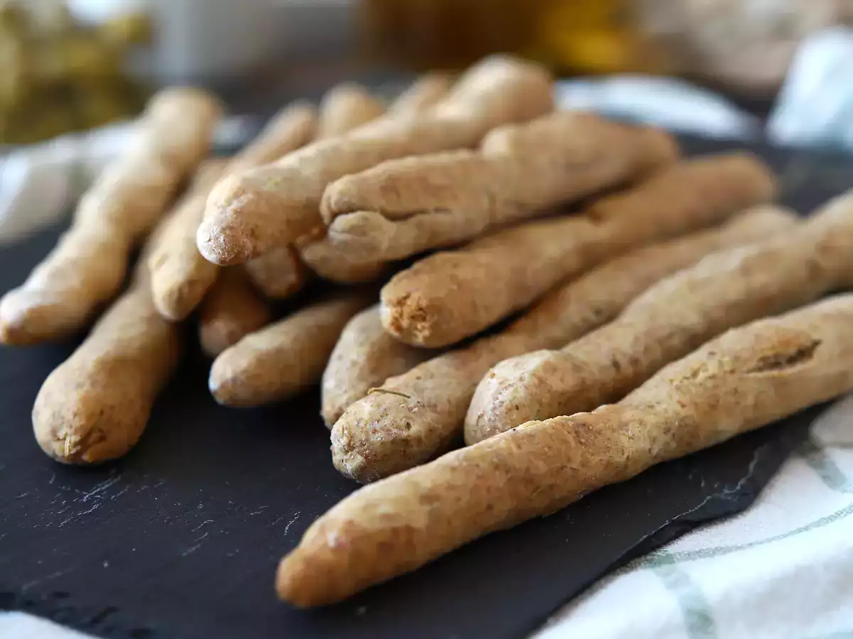 Gressins maison aux herbes : simples à faire et hyper croustillants ! - photo 3