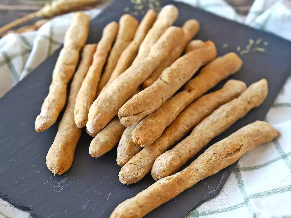 Gressins maison aux herbes : simples à faire et hyper croustillants ! - photo 5