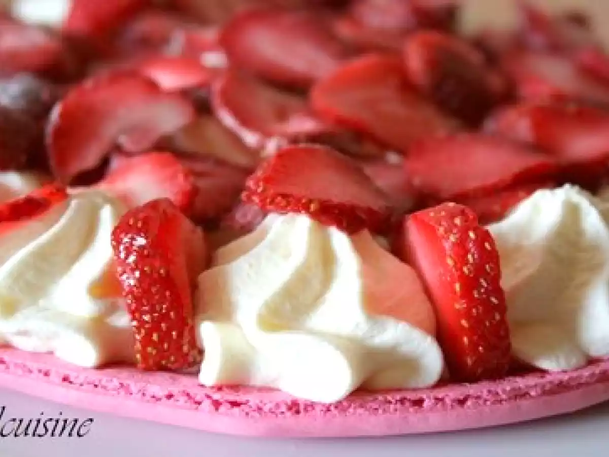 Gros macaron fraises-chantilly - photo 2