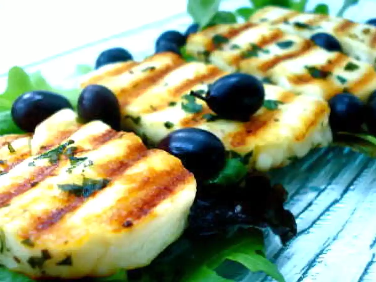 HALLOUMI GRILLÉ AU BASILIC & AIL