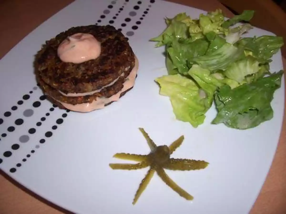 Hamburger de galettes au steak haché et ses légumes - photo 2