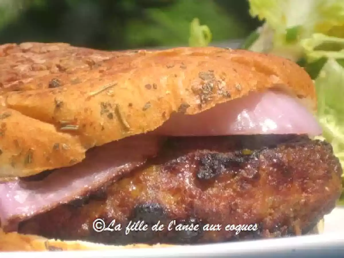 HAMBURGERS AU PORC ET AU CHEDDAR, SAUCE À LA MOUTARDE ET AU SIROP D'ÉRABLE - photo 4