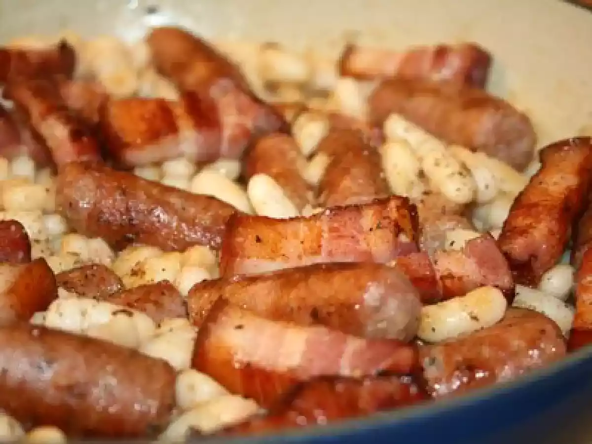 Haricots blancs aux chipolatas et aux lardons
