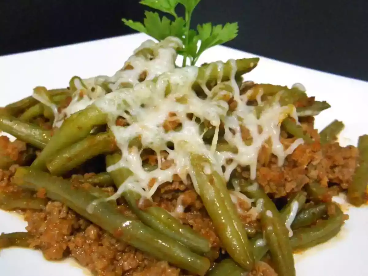 HARICOTS VERTS À LA BOLOGNAISE