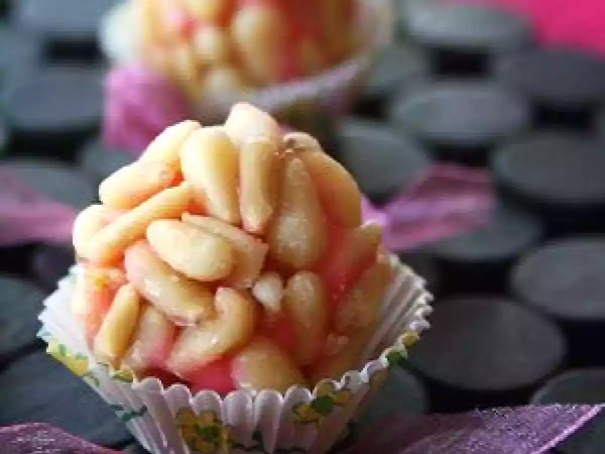 Harissa aux pignons (pâtisserie Tunisienne)