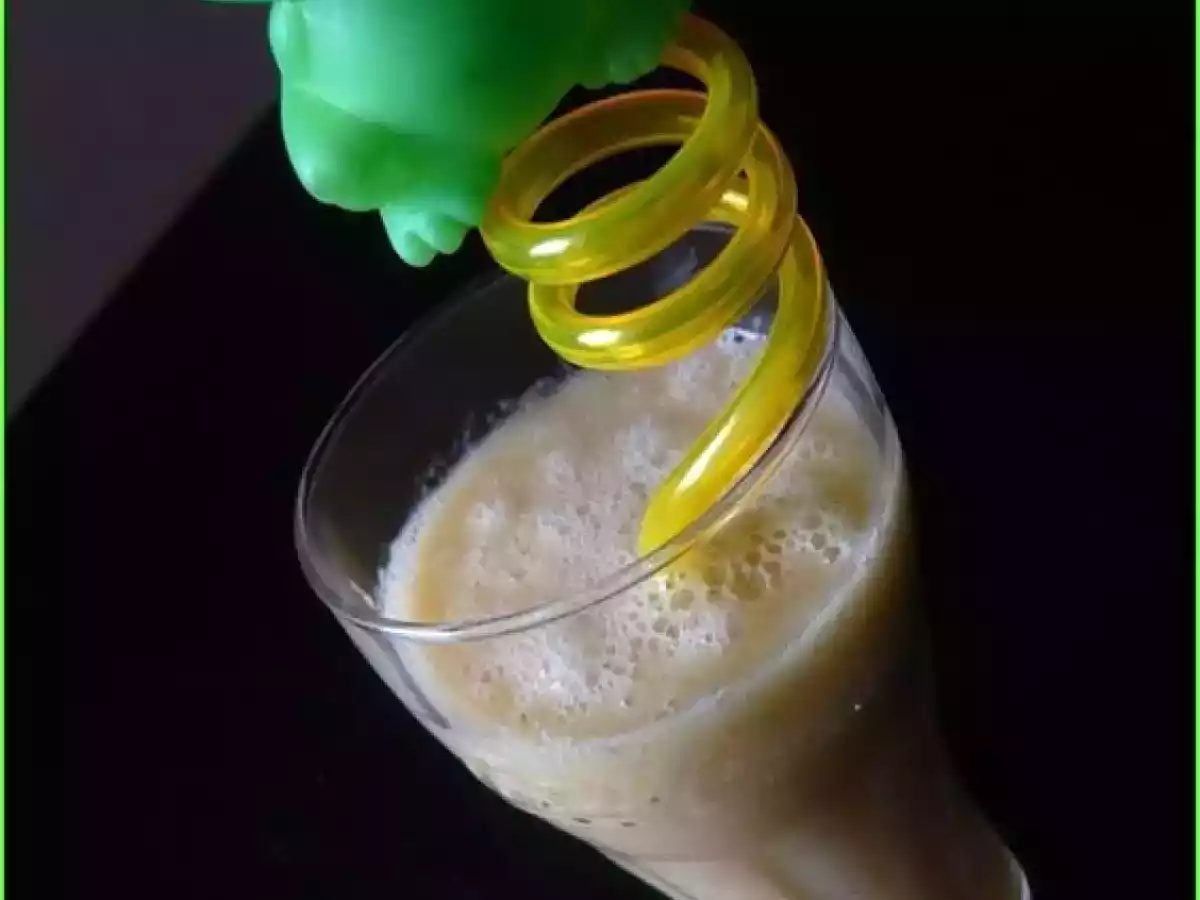 Healthy smoothie : pamplemousse, banane et pommes