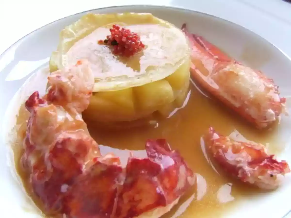 Homard au Xèrès, millefeuille de pomme & celeri rave