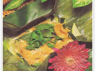 Hor Mok ou flan de poisson au curry rouge dans sa feuille de bananier