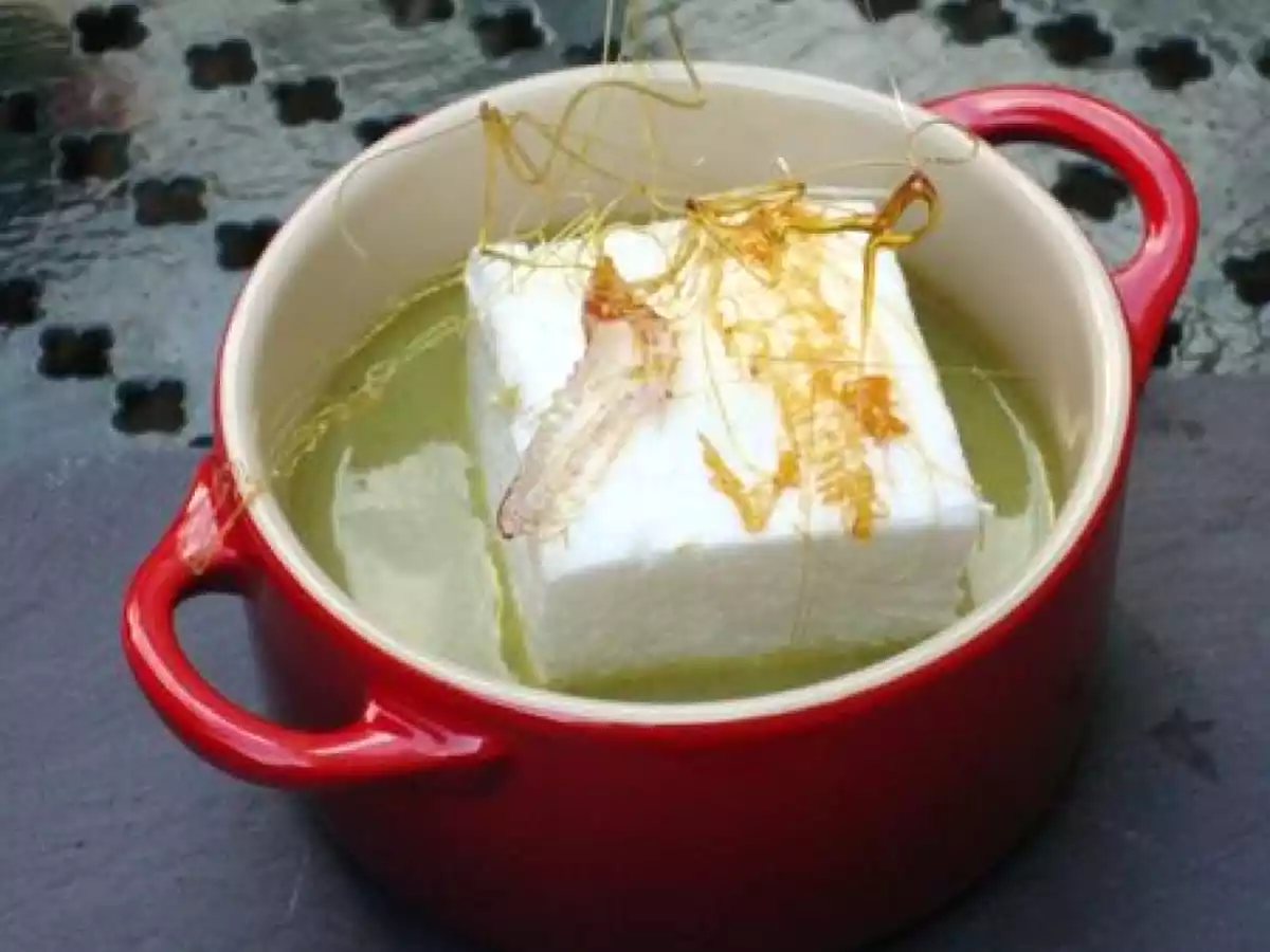 ILE FLOTTANTE A LA PISTACHE