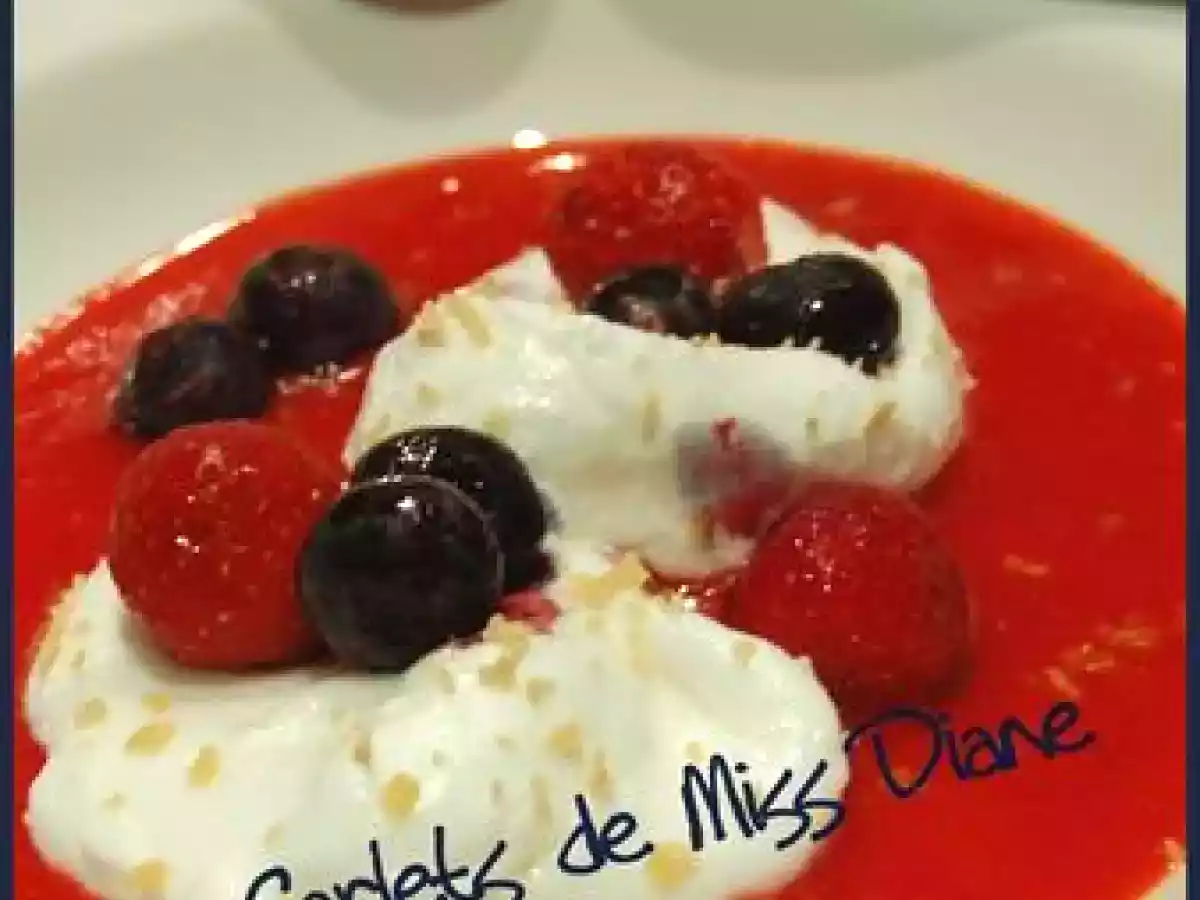 Îles flottantes sur coulis de fraises, sans gluten ni lactose