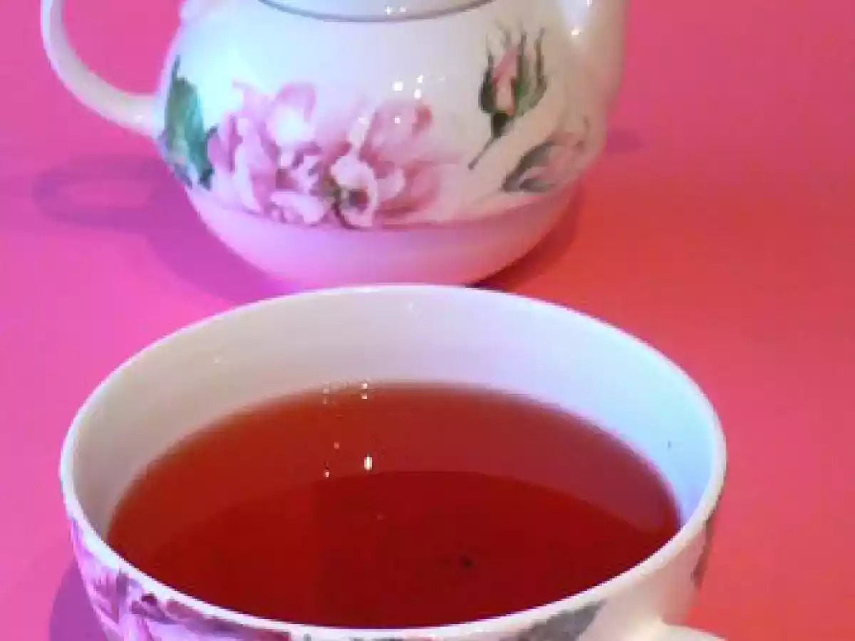 Infusion de fleurs d'hisbiscus à la vanille (Bissap)