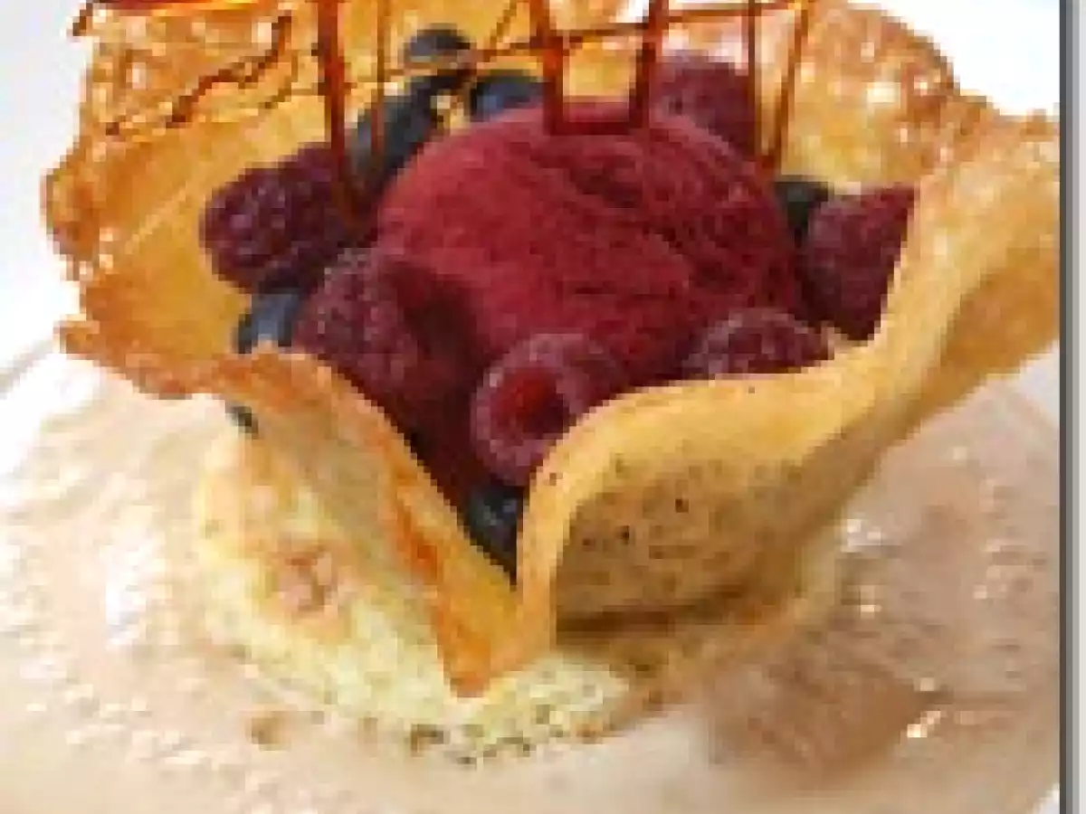 Joconde Coco, Sorbet Framboise Myrtille et Espuma à la Confiture de Lait