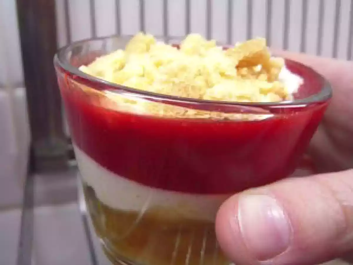 Jolie verrine de mirabelles à la vanille