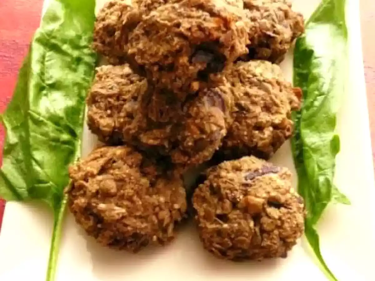 Jordmandelbullar (boulettes suédoises aux lentilles et souchet croquant)