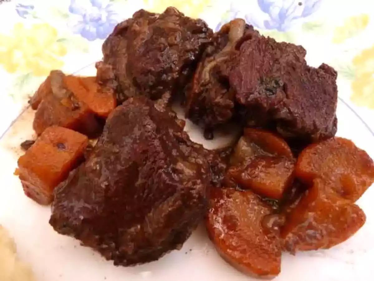 Joue de boeuf au vin rouge