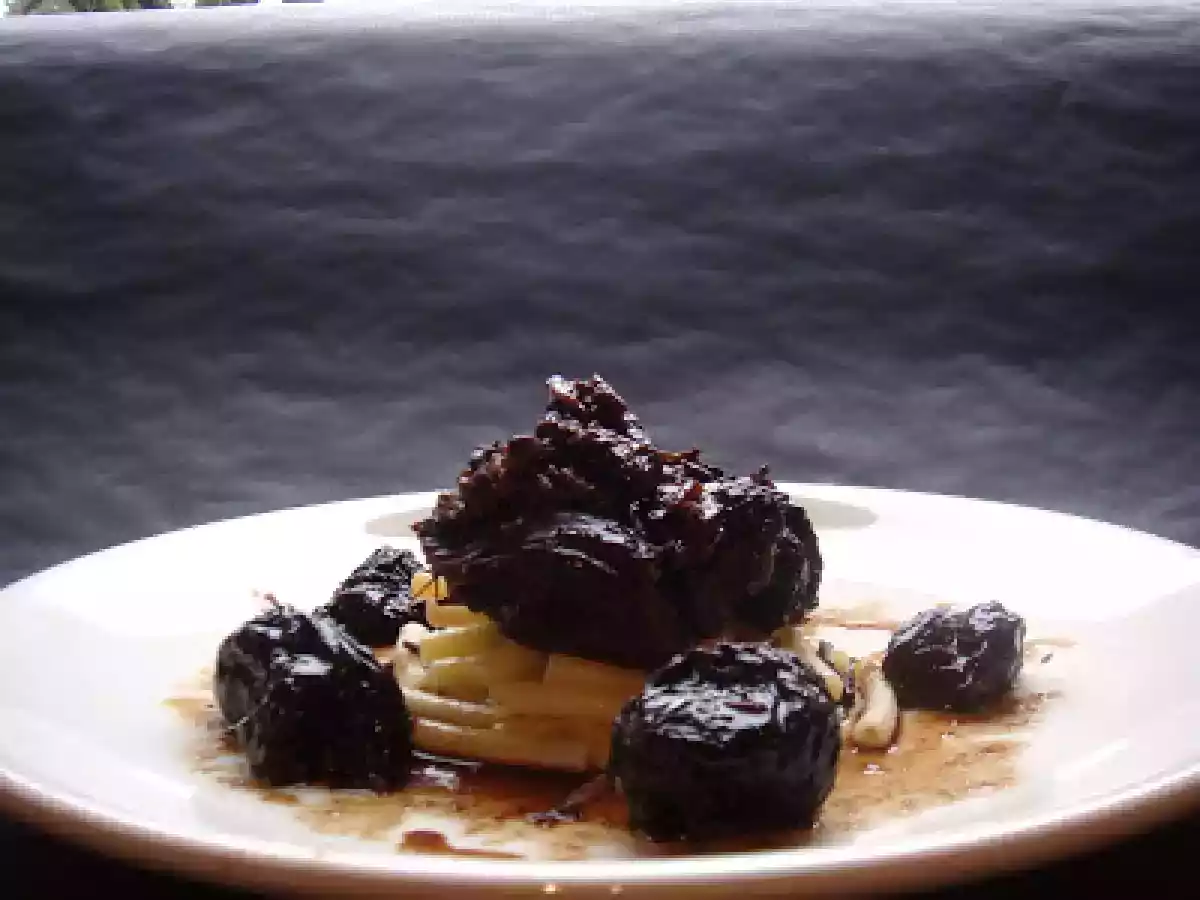 Joue de boeuf confite aux pruneaux