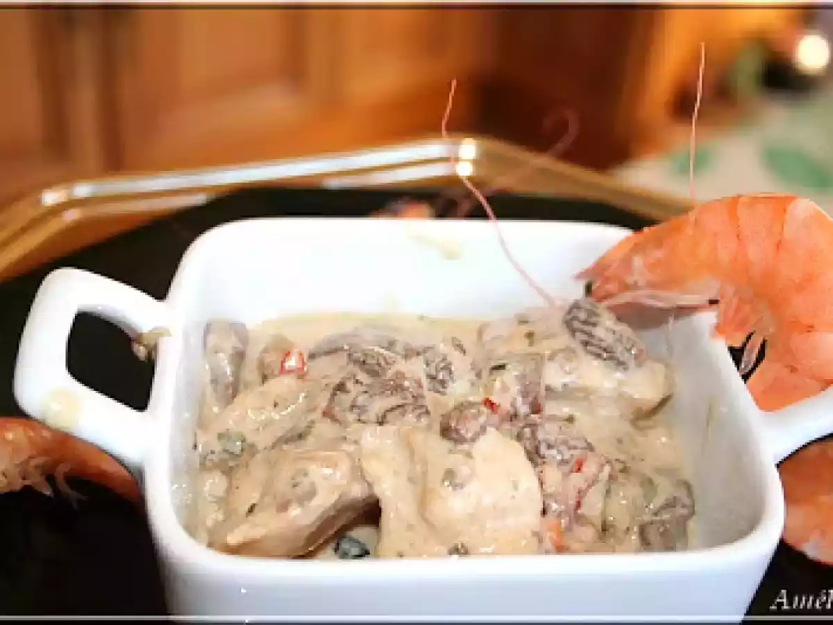 JOUES DE LOTTE AU VIN JAUNE ET MORILLES